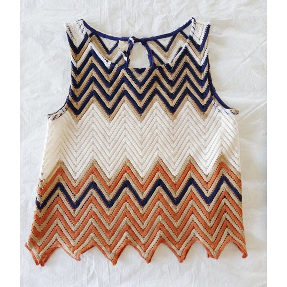 Mind Code Tops - Mind Code Sleeveless Knit Chevron Blouse